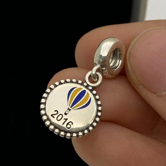 ✨🔥Pandora 2016 World Hot Air Balloon Exclusive Dangle Charm S925 - Picture 1 of 7